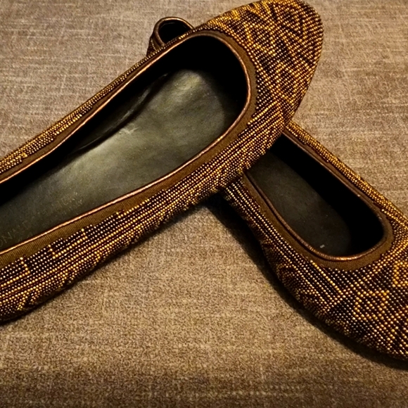 Donald J. Pliner Beaded Flats Size 8.5W - Picture 3 of 7